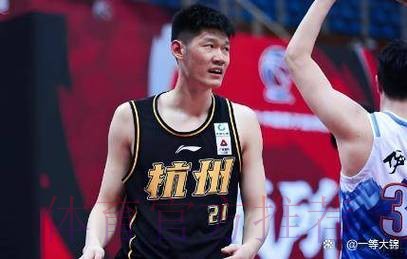 遭双杀,北京队揪出最令人失望之人!拿550万10中2,被胡金秋打爆 遭双杀,北京队揪出最令人失望之人!拿550万10中2,被胡金秋打爆